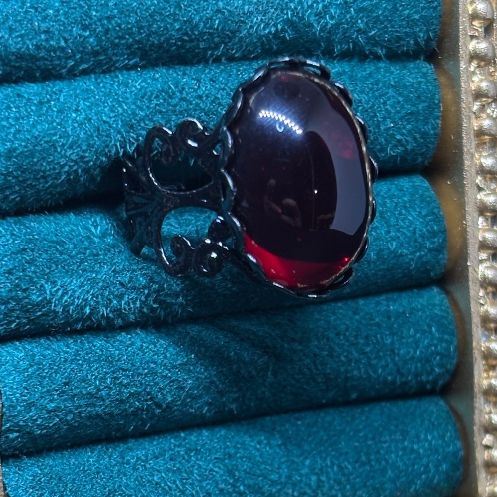 Large Blood Red Gothic Ring - Picture 3 of 8